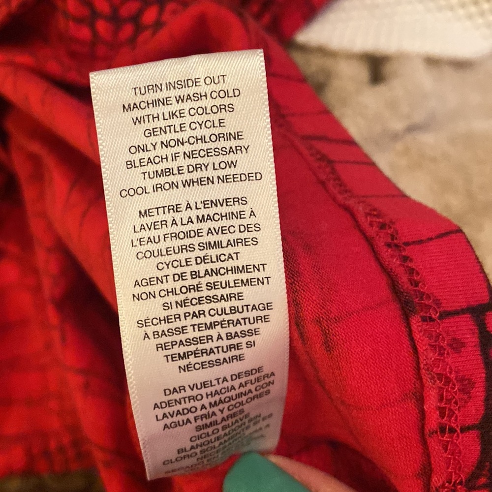 Michael Kors Basics Red with Black Snake🐍 Print Long Sleeve Shirt - Picture 5 of 5